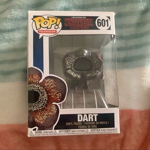 STRANGER THINGS dart funko pop figure